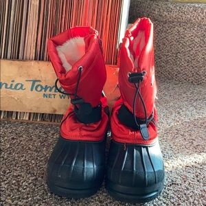 Dream Pairs Red Snow Boots- Big Boys size 4